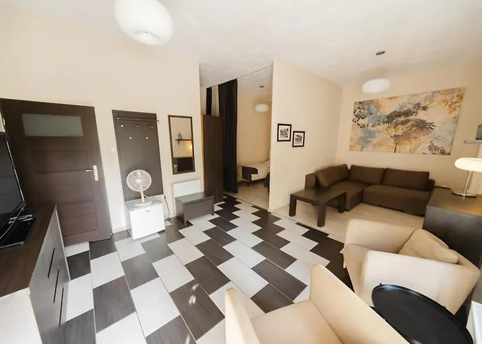 Sloneczna 谢拉库夫